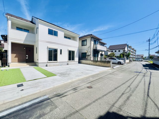 前橋市朝日町の前面道路含む現地写真|前面道路は交通量が少なく、出入りも安心♪
