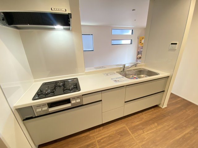 『八王子市新築戸建て』八王子市1549-3【仲介手数料無料】　１６期のキッチン|～仲介手数料無料☆八王子ひなた不動産～　八王子市下恩方町　新築戸建て