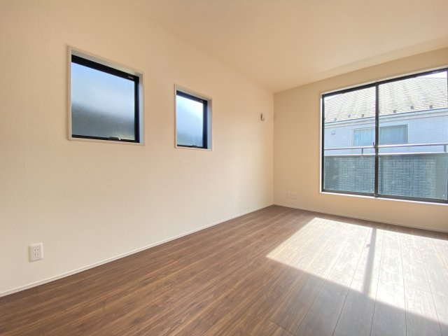 『八王子市新築戸建て』八王子市1549-3【仲介手数料無料】　１６期の洋室|～仲介手数料無料☆八王子ひなた不動産～　八王子市下恩方町　新築戸建て