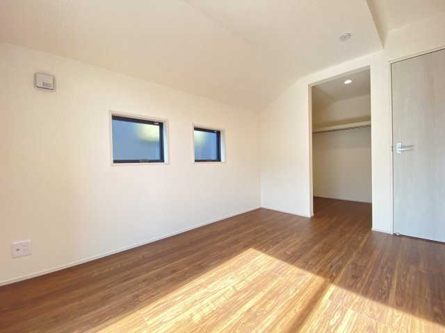 『八王子市新築戸建て』八王子市1549-3【仲介手数料無料】　１６期の収納|～仲介手数料無料☆八王子ひなた不動産～　八王子市下恩方町　新築戸建て