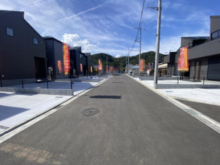 『八王子市新築戸建て』八王子市1549-3【仲介手数料無料】　１６期の前面道路含む現地写真|～仲介手数料無料☆八王子ひなた不動産～　八王子市下恩方町　新築戸建て