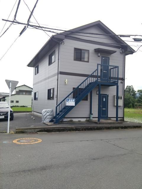 メゾンエスポワールの駐車場