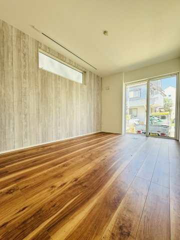 California Resort Style × ルーフバルコニーのある暮らしの洋室