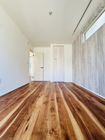 California Resort Style × ルーフバルコニーのある暮らしの洋室