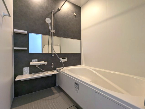 水戸市平須町　13期の洋室|明るいフローリングの部屋は家具やインテリアともマッチしてお洒落感が出やすく身の周りの整理がしやすく魅力的です～♪（同施工物件写真）