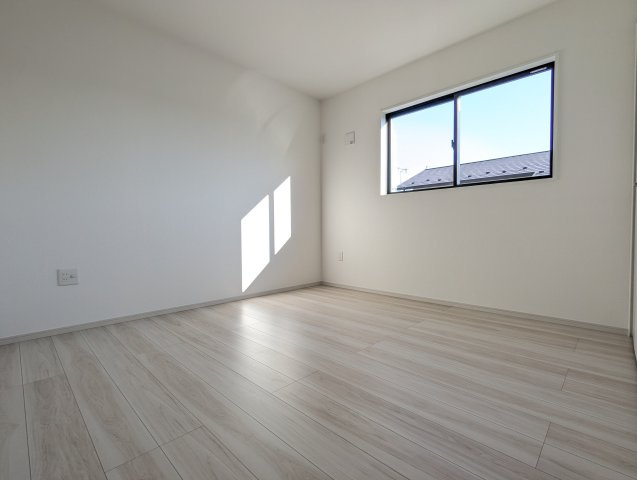 水戸市平須町　13期の洋室|お子様の成長にも対応でき窓の位置が高いので子供部屋に適しています。マイホームだからこその喜び。