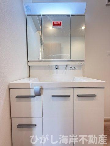 茅ヶ崎市柳島1丁目　新築戸建　全２棟の独立洗面台|三面鏡化粧台