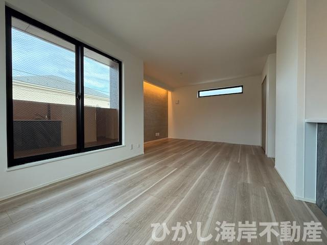 茅ヶ崎市柳島1丁目　新築戸建　全２棟の居間・リビング|18.1帖　LDK