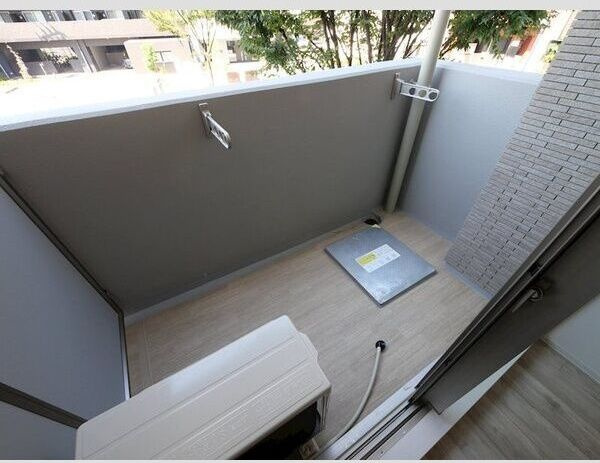 エスリード難波AGREAのバルコニー