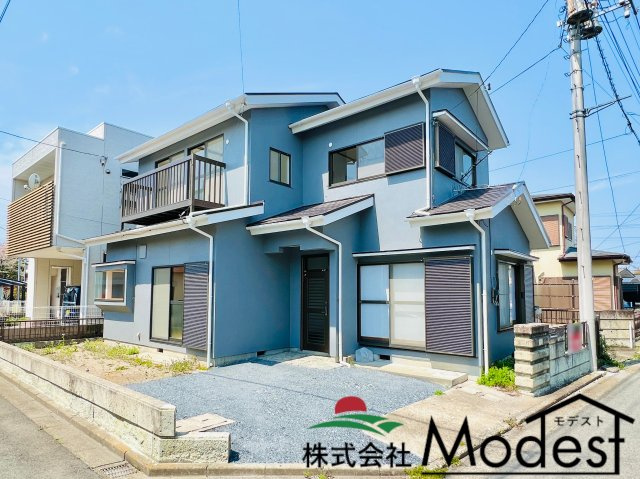 高崎市倉賀野町中古住宅の外観|年中無休で平日の仕事終わり夜２０時まで受付可能です。
事前のご予約がオススメです。お気軽にお問い合わせください。