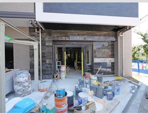 エスリード難波AGREAのエントランス