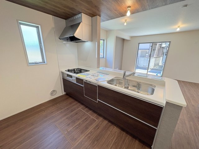 吉川市新栄2丁目　新築戸建　全1棟のキッチン|同施工会社の参考写真になります。