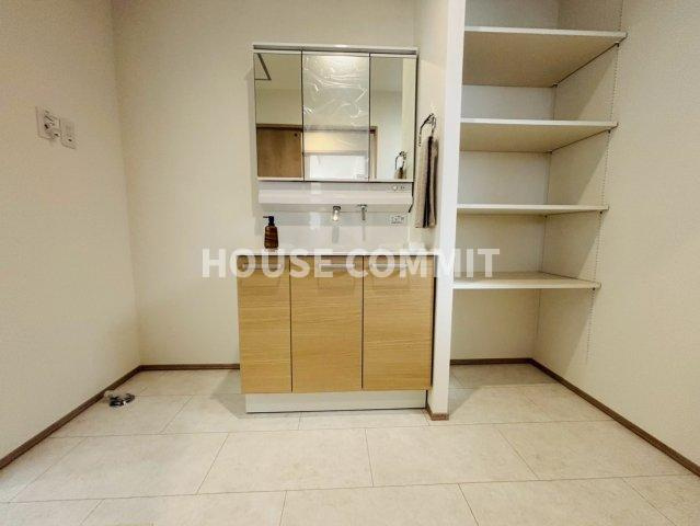 新築戸建　成田市郷部　2号棟の独立洗面台