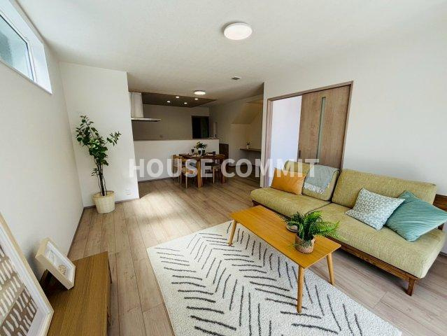 新築戸建　成田市郷部　2号棟の居間・リビング