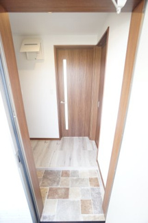 【玄関】 | AQUE23 | ※同物件・反転タイプの写真です。