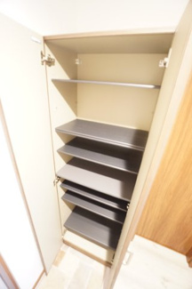 【玄関】 | AQUE23 | ※同物件・反転タイプの写真です。