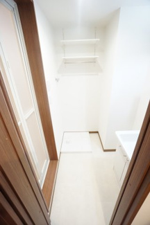 【洗面所】 | AQUE23 | ※同物件・反転タイプの写真です。