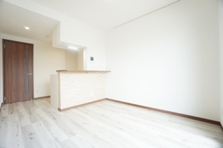 【居間・リビング】 | AQUE23 | ※同物件・反転タイプの写真です。