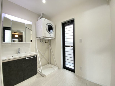 【独立洗面台】 | 八重瀬町伊覇（全4棟）1・2号棟 | ※同仕様写真です