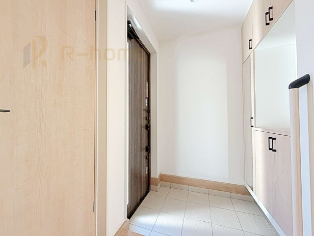 取手市青柳第3期　新築戸建て　7号棟の玄関|気持ちよくご家族やゲストを送迎できる穏やかな雰囲気の玄関♪大きな下駄箱で玄関廻りスッキリ♪