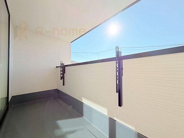 取手市青柳第3期　新築戸建て　7号棟のバルコニー|急な雨でも安心のインナーバルコニー♪忙しいご夫婦も大満足♪