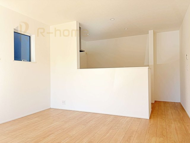 取手市青柳第3期　新築戸建て　7号棟のキッチン|リビングで遊ぶお子様にも目が届くカウンターキッチン！