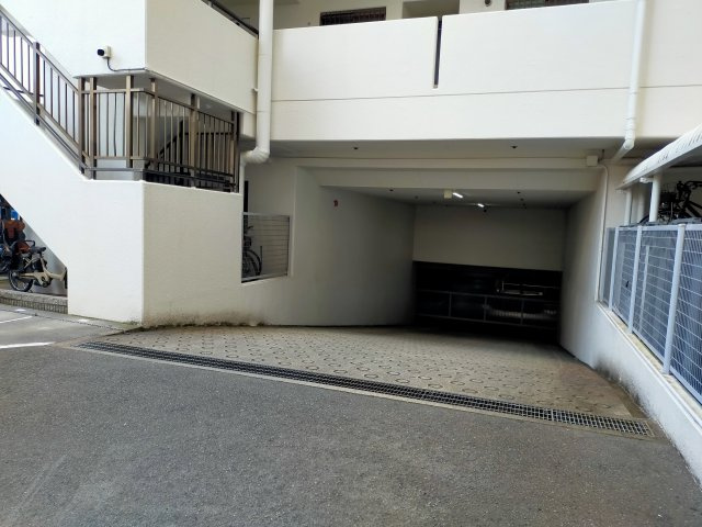 ファミール・パーク鶴見の駐車場