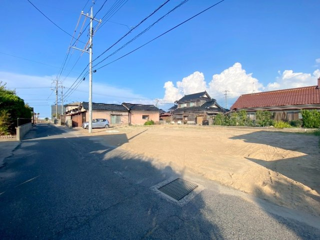 大崎売土地（更地）の前面道路含む現地写真|前面道路は公道になり幅員約4ｍになります。