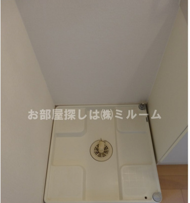 【設備】 | プレステージ高野台 | 洗濯機置き場(同一仕様写真）