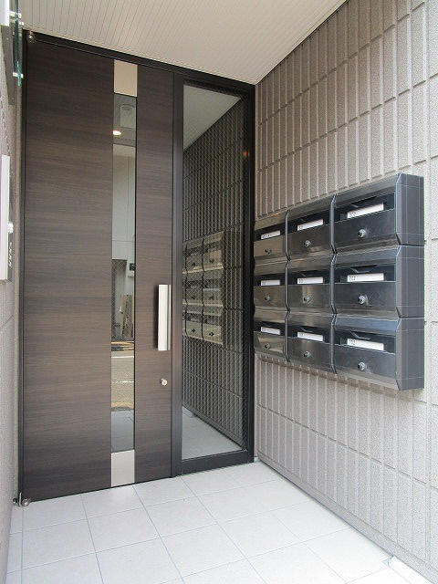 ファイン　ヴィレッジのエントランス|★オートロック共用玄関★