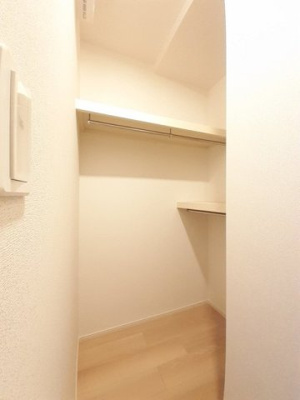 【収納】 | グラシーヌ　Ⅱ | たっぷりとした収納スペースです