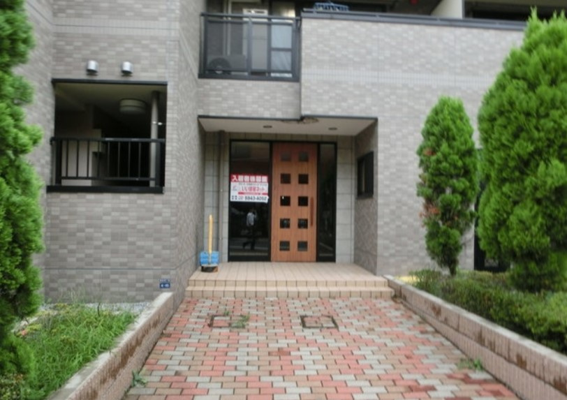 フロリーレン・セキのエントランス