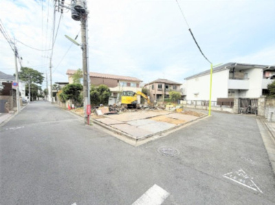 【外観】 | 【仲介手数料１３０万円ＯＦＦ！！】■祖師ヶ谷大蔵駅５分！■角地！■砧８丁目児童遊園まで２０ｍ | 【お得な諸費用サービスキャンペーン中！！】
■祖師ヶ谷大蔵駅５分
■三方（南、東、西）の角地につき陽当り抜群です！
■ウルトラマン商店街まで５０ｍ
■砧８丁目児童遊園（砧地区会館併設）まで２０ｍ
