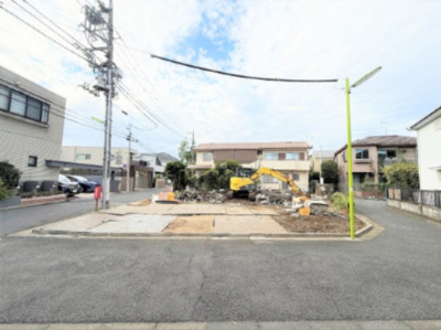 【外観】 | 【仲介手数料１３０万円ＯＦＦ！！】■祖師ヶ谷大蔵駅５分！■角地！■砧８丁目児童遊園まで２０ｍ | 【お得な諸費用サービスキャンペーン中！！】
■祖師ヶ谷大蔵駅５分
■三方（南、東、西）の角地につき陽当り抜群です！
■ウルトラマン商店街まで５０ｍ
■砧８丁目児童遊園（砧地区会館併設）まで２０ｍ
