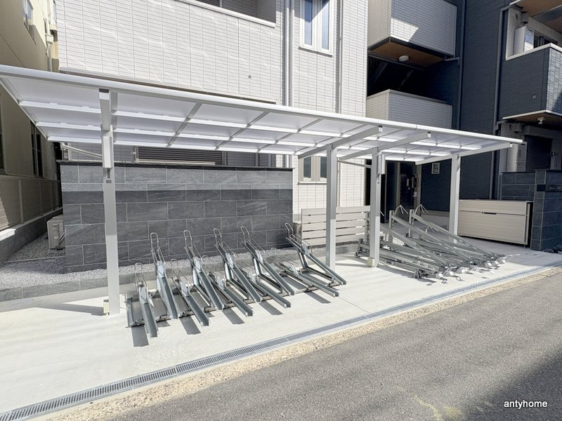 スペチアーレ平野西　仲介手数料無料の駐車場