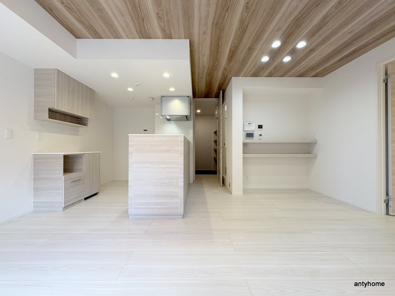 スペチアーレ平野西　仲介手数料無料の居間・リビング