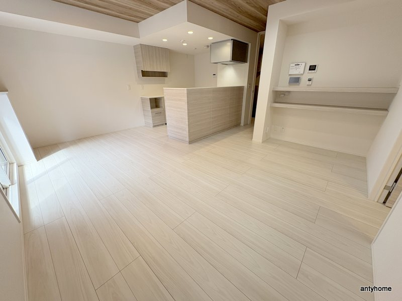 スペチアーレ平野西　仲介手数料無料の洋室