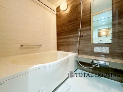 【浴室】 | セザールガーデン札幌 | アクセントパネルで落ち着きのある雰囲気を演出したバスルーム♪毎日の疲れを癒やすバスタイムをお楽しみ下さい！