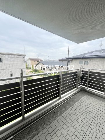 【バルコニー】 | 羽生市大字中岩瀬　築浅一戸建 | ルーフバルコニーで急な雨にも安心！