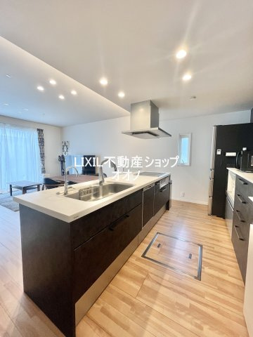 【キッチン】 | 羽生市大字中岩瀬　築浅一戸建 | アイランドキッチン