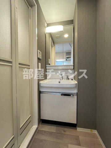 メイクス名駅南Ⅱの独立洗面台|ゆったりとスペースのある洗面所