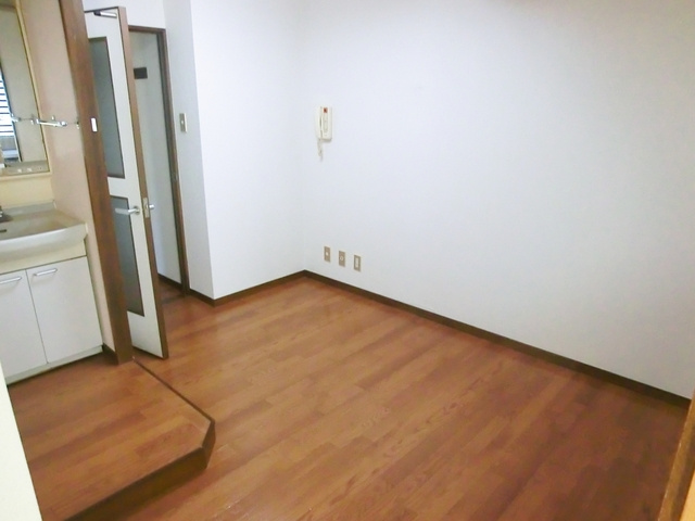 パレス内田６号館の居間・リビング|ダイニングキッチンです