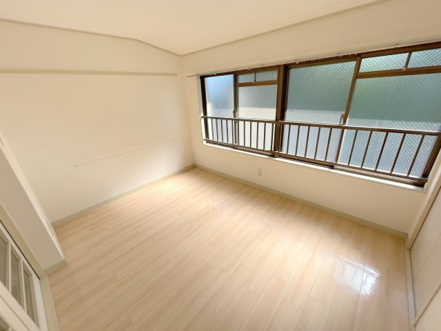 稲葉マンションの居間・リビング