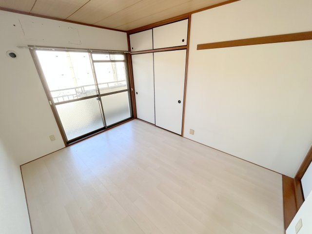 稲葉マンションの居間・リビング