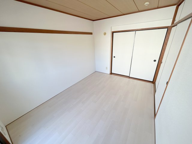 稲葉マンションの居間・リビング