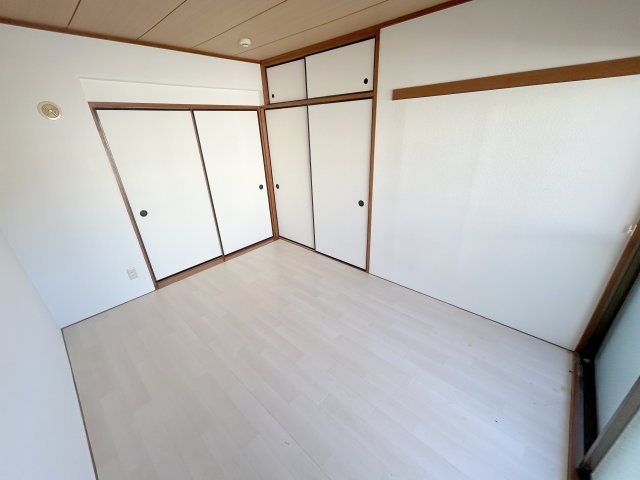 稲葉マンションの居間・リビング