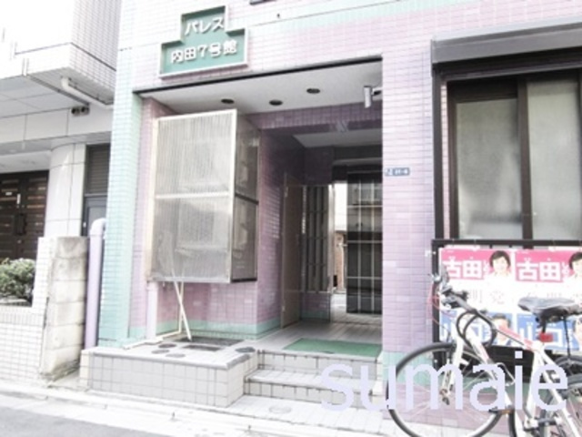 パレス内田7号館のエントランス