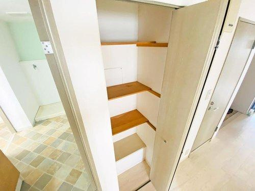 セントラルヒルズI棟の収納|廊下収納