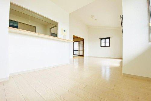 セントラルヒルズI棟の居間・リビング|LDK