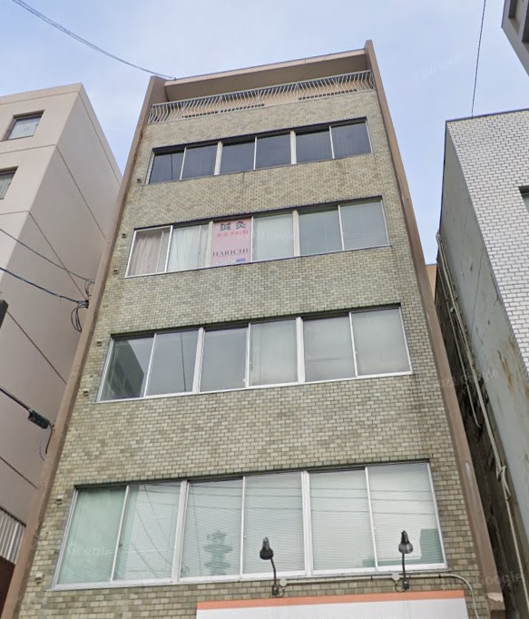 庁舎前ビルの外観